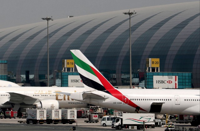 Итальянец судится с авиакомпанией Emirates из-за полного соседа